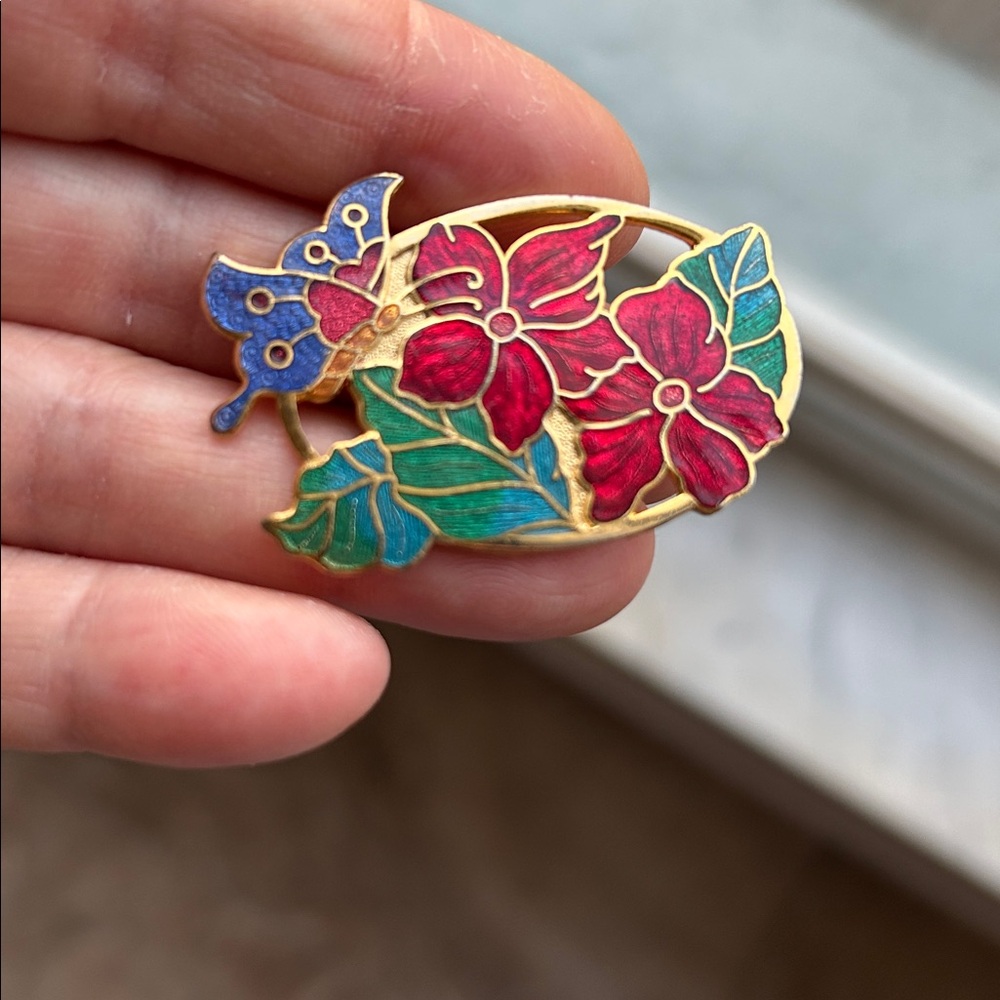 Butterfly Brooch with flowers Design Cloisonné style